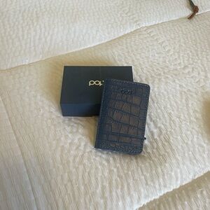 Elegant Black Crocodile Pattern Wallet